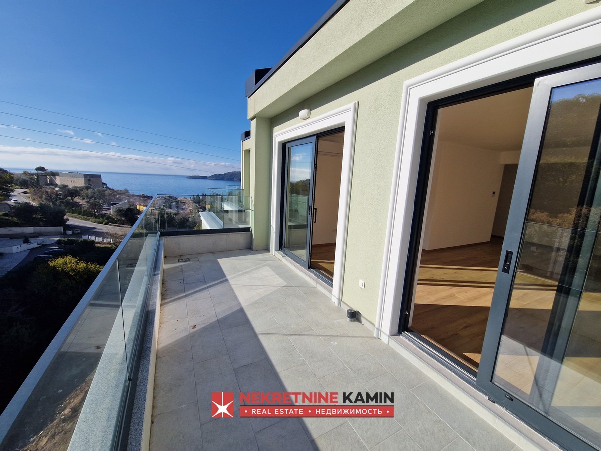 115 m² Two-Bedroom Top-Floor Apartment with Sea Views, Kamenovo, Budva